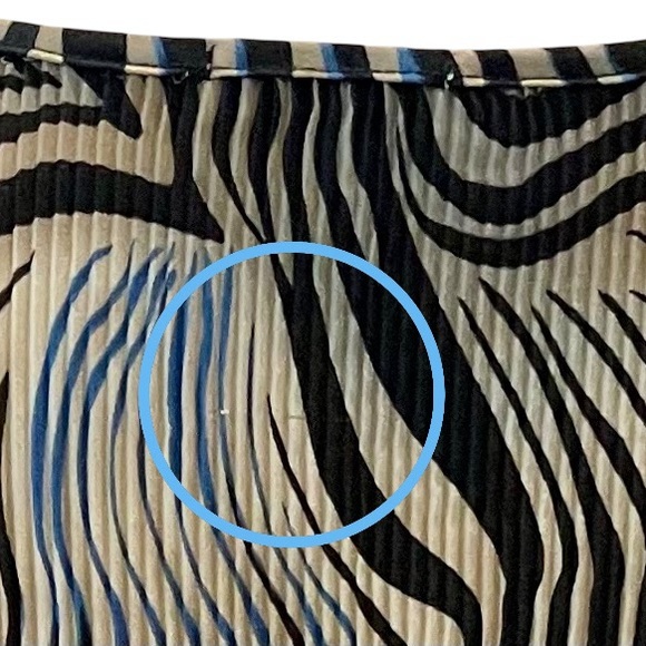 NICOLA Black, Tan, and Blue Patterned Pleated Top - Picture 5 of 6